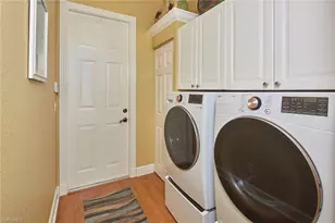 377 Mallory Ct, Naples, FL 34110 - Photo 23