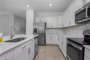 20027 Hartford Blvd, Estero, FL 33928 - Photo 9