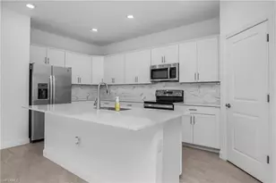 20027 Hartford Blvd, Estero, FL 33928 - Photo 11