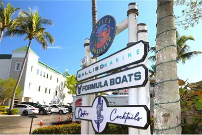 909 10th St S, Naples, FL 34102 - Photo 3