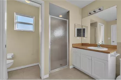 916 NE 4th Pl, Cape Coral, FL 33909 - Photo 27