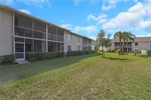 600 Squire Cir, Naples, FL 34104 - Photo 21