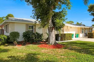 657 93rd Ave N, Naples, FL 34108 - Photo 3