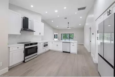 581 Country Walk Ct, Naples, FL 34104 - Photo 13