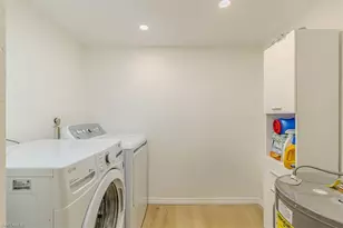 124 Lake Point Ln, Naples, FL 34112 - Photo 17