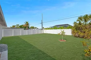 693 95th Ave N, Naples, FL 34108 - Photo 5