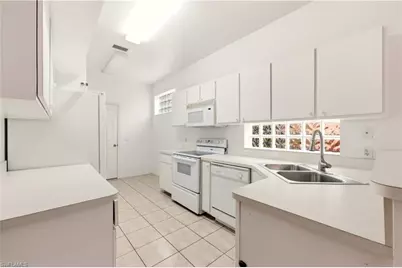 10707 Pearl Bay Cir, Estero, FL 33928 - Photo 9