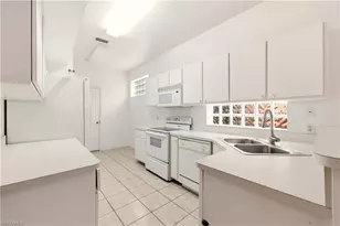 10707 Pearl Bay Cir, Estero, FL 33928 - Photo 9