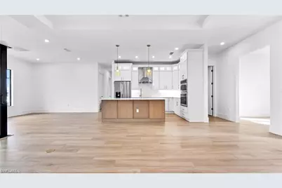 117 NE 5th Ter, Cape Coral, FL 33909 - Photo 11