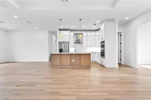 117 NE 5th Terrace, Cape Coral, FL 33909 - Photo 11