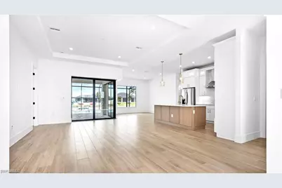 117 NE 5th Ter, Cape Coral, FL 33909 - Photo 9