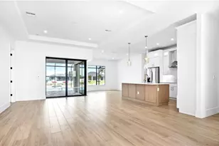 117 NE 5th Terrace, Cape Coral, FL 33909 - Photo 9