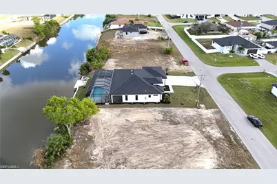 117 NE 5th Ter, Cape Coral, FL 33909 - Photo 43
