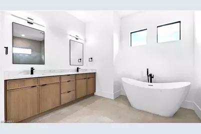 117 NE 5th Ter, Cape Coral, FL 33909 - Photo 19