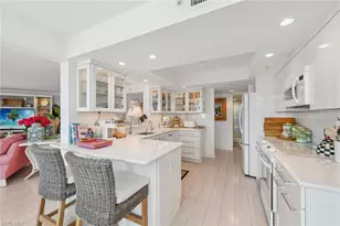 4651 Gulf Shore Blvd N, Naples, FL 34103 - Photo 7