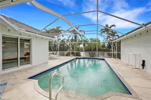 1092 Tivoli Dr, Naples, FL 34104 - Photo 17