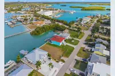 107 Pago Pago Dr W, Naples, FL 34113 - Photo 7