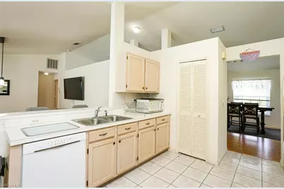 7775 Scarlet Ct, Naples, FL 34104 - Photo 9