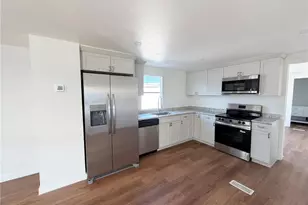 815 Cape Haze Ln E, Naples, FL 34104 - Photo 3