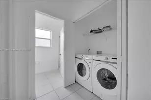 365 Stella Maris Dr N, Naples, FL 34114 - Photo 5