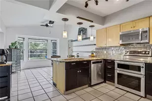 2667 River Reach Dr, Naples, FL 34104 - Photo 9