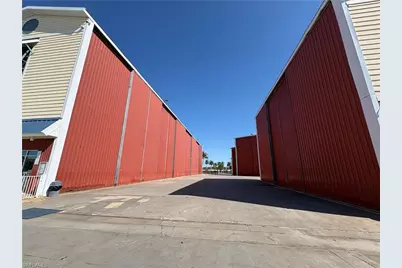 750 River Point Dr, Naples, FL 34102 - Photo 7