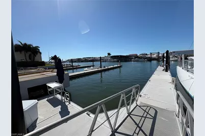 750 River Point Dr, Naples, FL 34102 - Photo 9