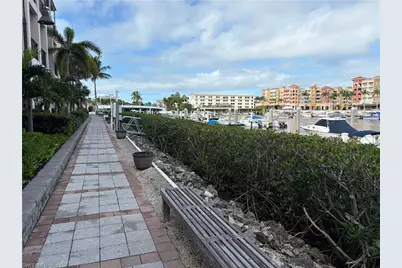 1345 5th Ave S, Naples, FL 34102 - Photo 9