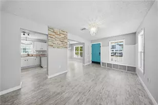 286 Leawood Cir, Naples, FL 34104 - Photo 5