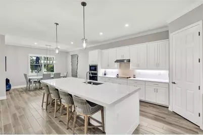 28007 Kerry Ct, Bonita Springs, FL 34135 - Photo 7