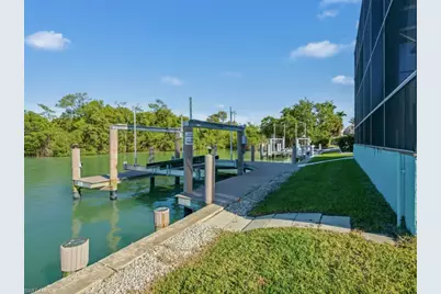 105 Pago Pago Dr W, Naples, FL 34113 - Photo 29