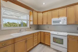 105 Pago Pago Dr W, Naples, FL 34113 - Photo 9
