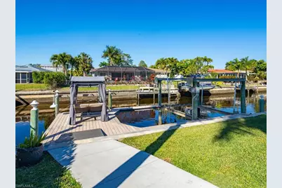 27080 Flossmoor Dr, Bonita Springs, FL 34135 - Photo 9