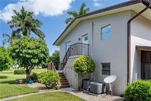 180 Cypress Way E, Naples, FL 34110 - Photo 27