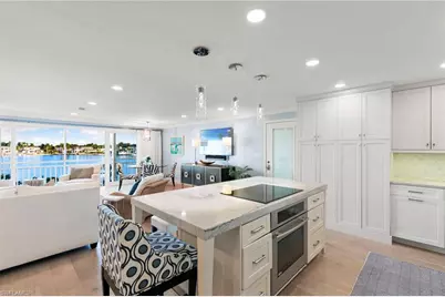 2800 Gulf Shore Blvd N #305, Naples, FL 34103 - Photo 1