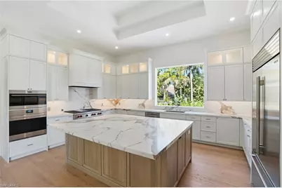 623 Park Shore Dr, Naples, FL 34103 - Photo 9