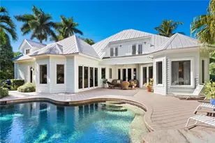 368 Hawser Ln, Naples, FL 34102 - Photo 17