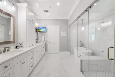 655 Park Shore Dr, Naples, FL 34103 - Photo 9