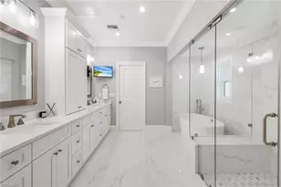 655 Park Shore Dr, Naples, FL 34103 - Photo 9