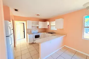 419 NE 16th Pl, Cape Coral, FL 33909 - Photo 11