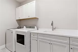 2118 Marquesa Cir, Naples, FL 34112 - Photo 17