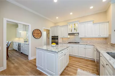 637 Shoreline Dr, Naples, FL 34119 - Photo 7