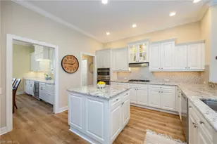 637 Shoreline Dr, Naples, FL 34119 - Photo 7