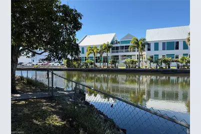 579 13th St N, Naples, FL 34102 - Photo 1