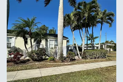 1671 Diamond Lake Cir, Naples, FL 34114 - Photo 3