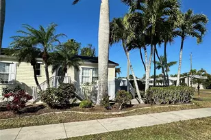 1671 Diamond Lake Cir, Naples, FL 34114 - Photo 3