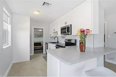 4518 W Alhambra Cir, Naples, FL 34103 - Photo 15