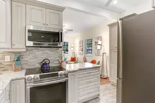 784 11th St N, Naples, FL 34102 - Photo 13