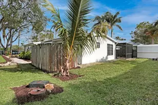 1014 Broad Ave N, Naples, FL 34102 - Photo 7