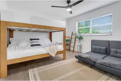 514 14th St N, Naples, FL 34102 - Photo 11